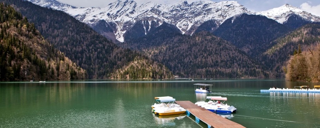 Озеро Рица на экскурсии в Абхазию из Сочи